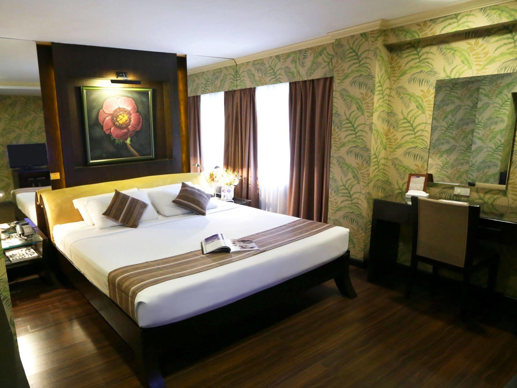 Best Western Hotel La Corona Manila Exterior foto